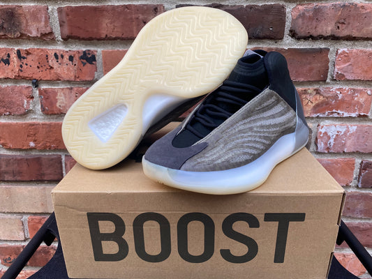 Adidas Yeezy QNTM Brand New Size 8