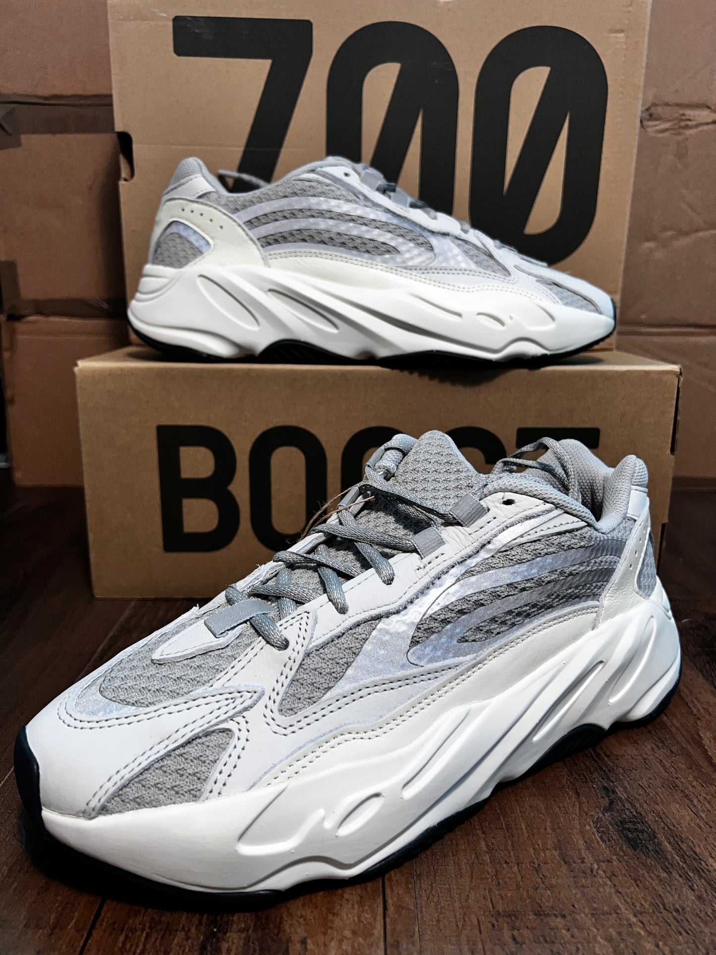 Yeezy 700 V3 static Size 9