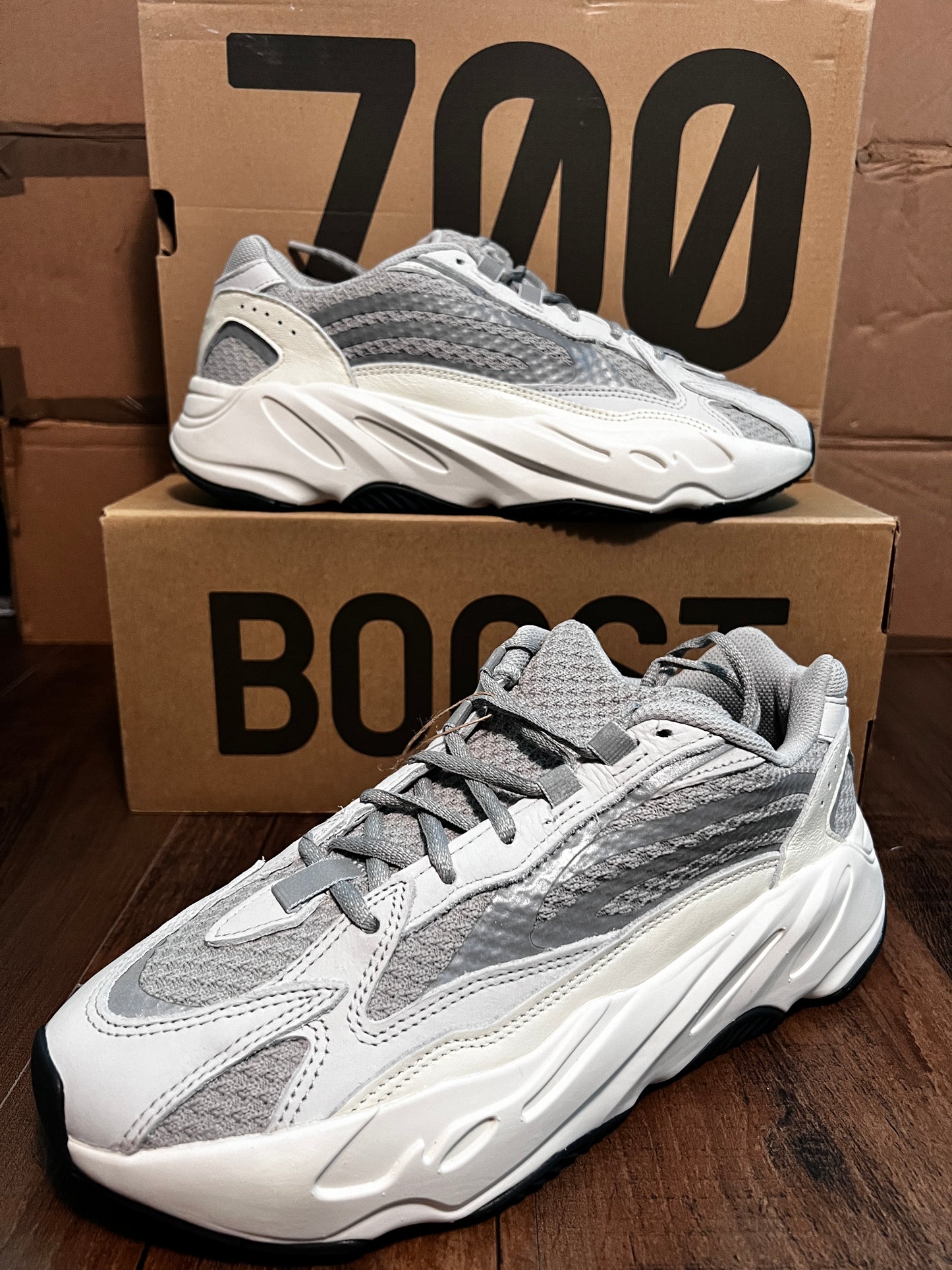 Yeezy 700 V3 static Size 9