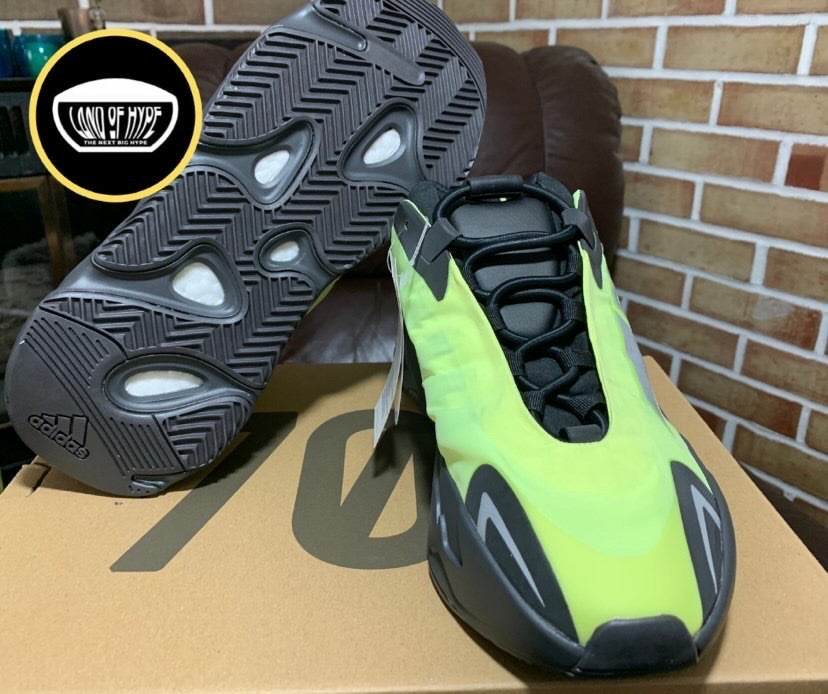 YEEZY BOOST 700 MNVN YELLOW